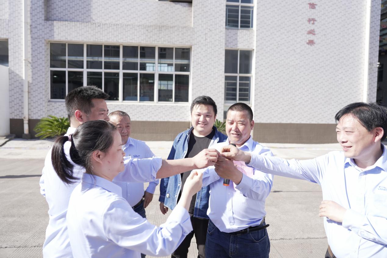 音王開展“弘揚(yáng)工匠精神、鑄造音王精品”主題活動