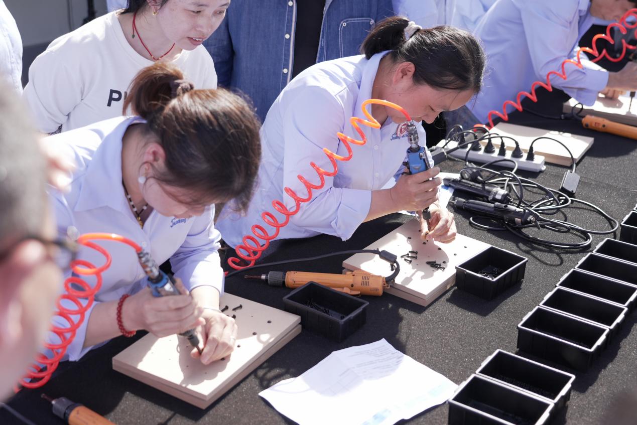 音王開展“弘揚(yáng)工匠精神、鑄造音王精品”主題活動