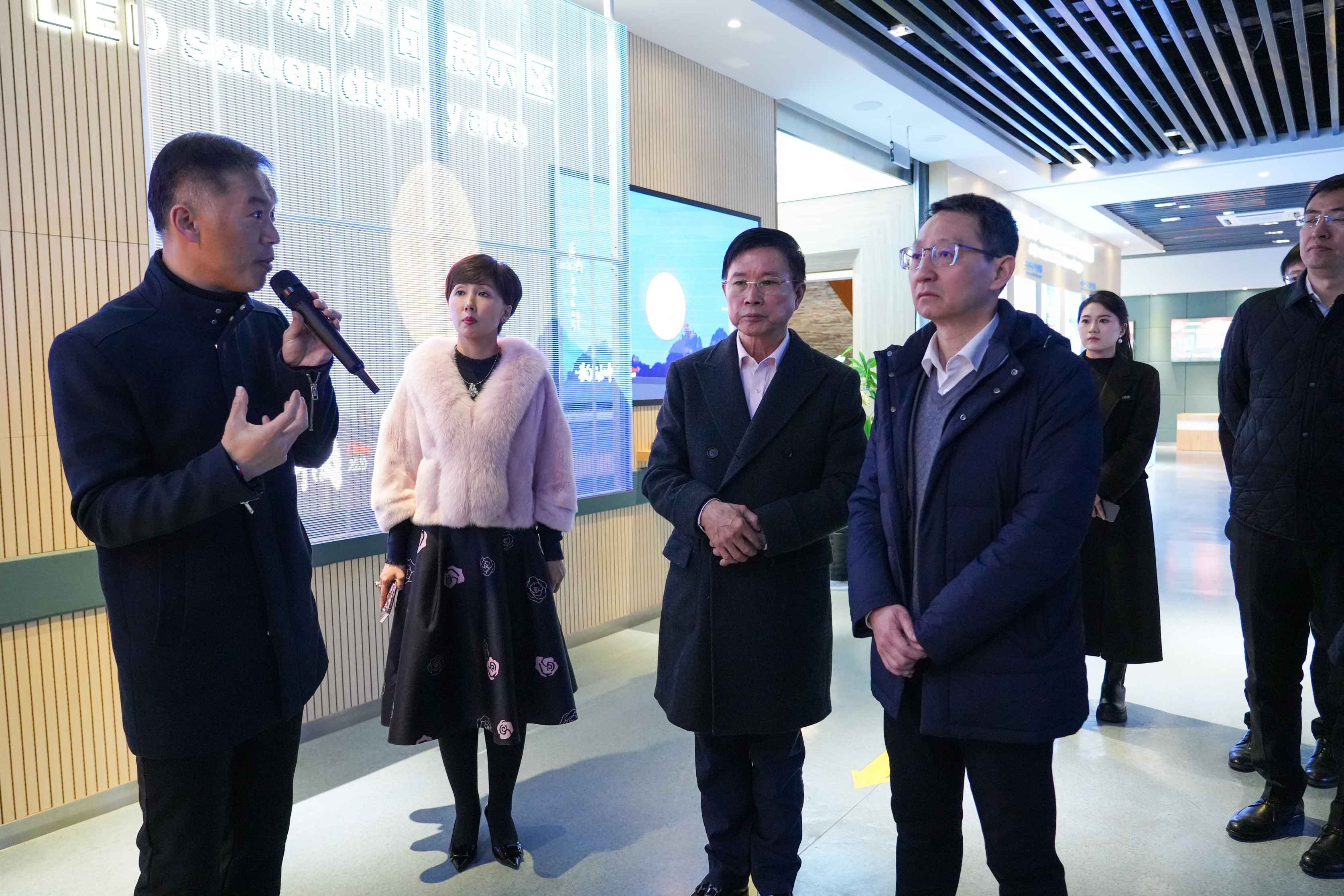 寧波市黨政領(lǐng)導(dǎo)一行赴音王集團(tuán)考察調(diào)研，共鑄科技文化融合發(fā)展